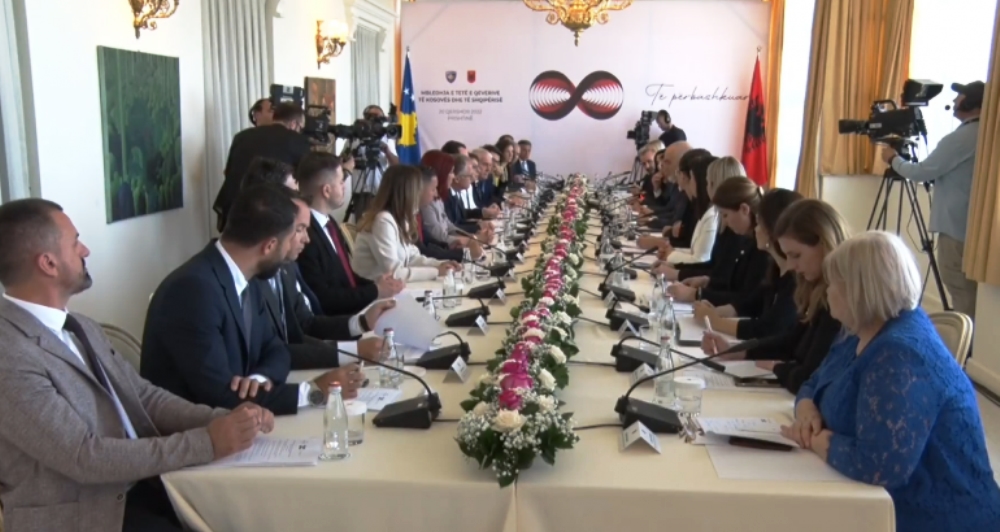 Marreveshja: Shqiperi-Kosove pa kufij per festat zyrtare dhe fundjave